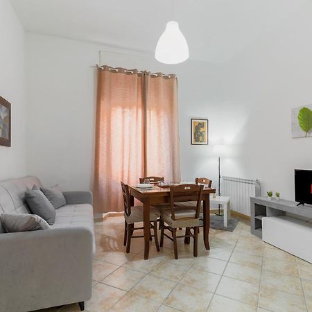 Seaside Apartament Near The Beach Minturno Exterior foto